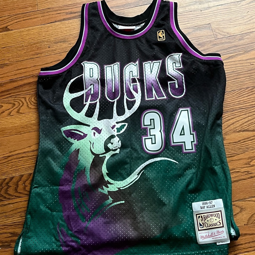 Mitchell & Ness Ray Allen 1996-97 Milwaukee Bucks Jersey